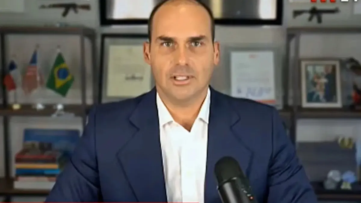 Eduardo Bolsonaro diz que demissão da PF depende de 'canetada' de ministro de Lula