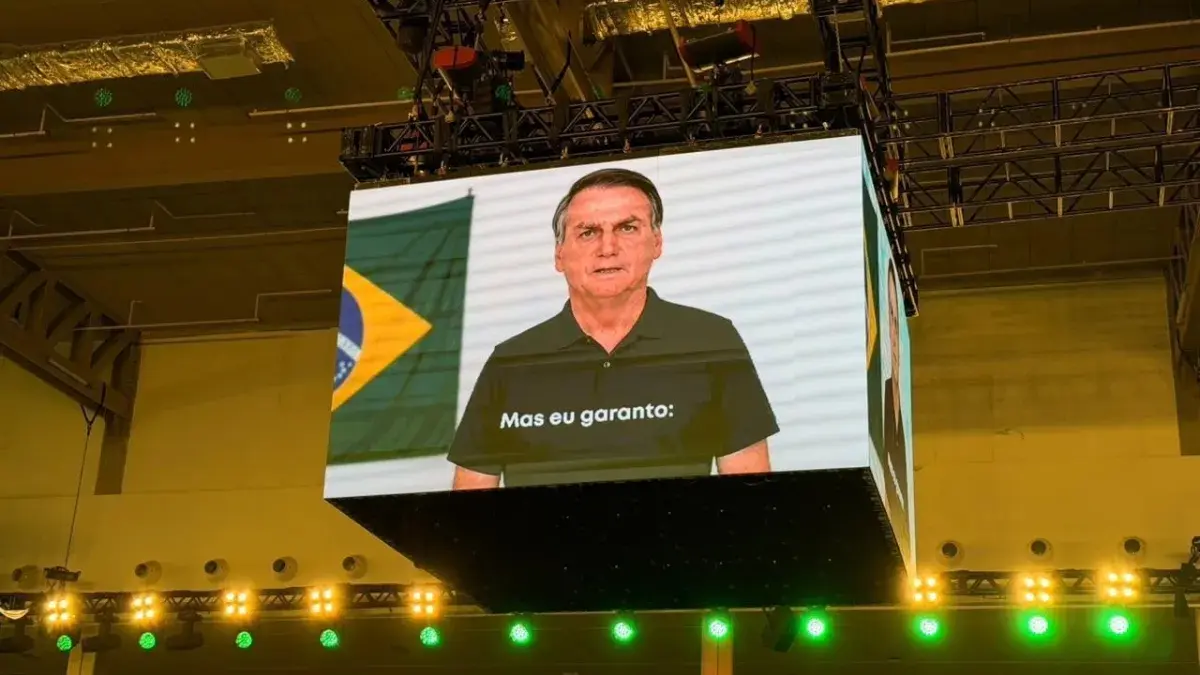 Moraes dá 48 horas para defesa de Bolsonaro explicar vídeo de IA