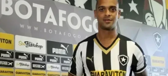 Ex-jogador do Botafogo morre durante ventania no Rio