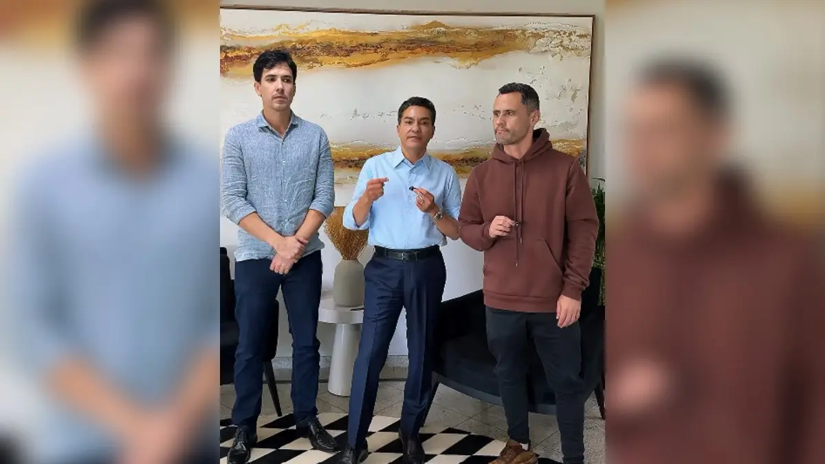 Cleitinho chora ao desistir de disputar o governo de Minas Gerais