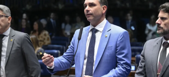 Flávio relata aumento de violência na campanha e culpa Lula