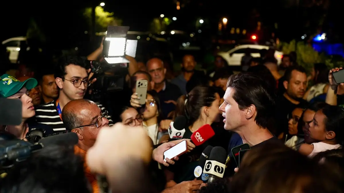 Campanha de Daniel Vilela começa em Goiânia com adesivaço