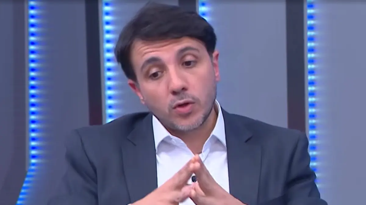 Renan Santos defende nova Constituição em sabatina