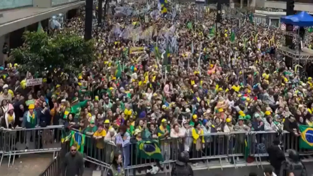 Ato na Paulista reúne 34,2 mil pessoas, diz portal