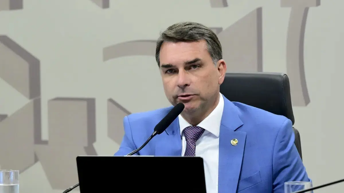 TSE abre investigação contra Flávio Bolsonaro por ato em festa de Barretos