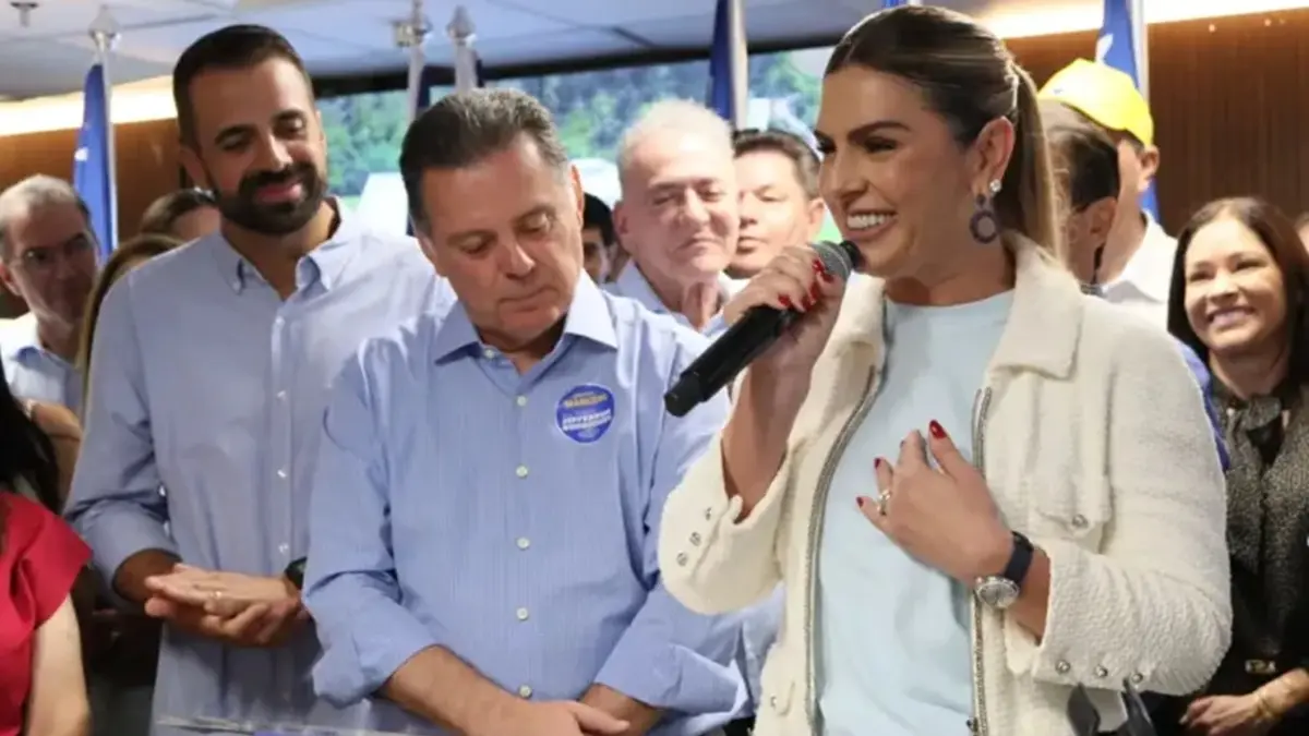 Flávia Teles deixa campanha após nova internação