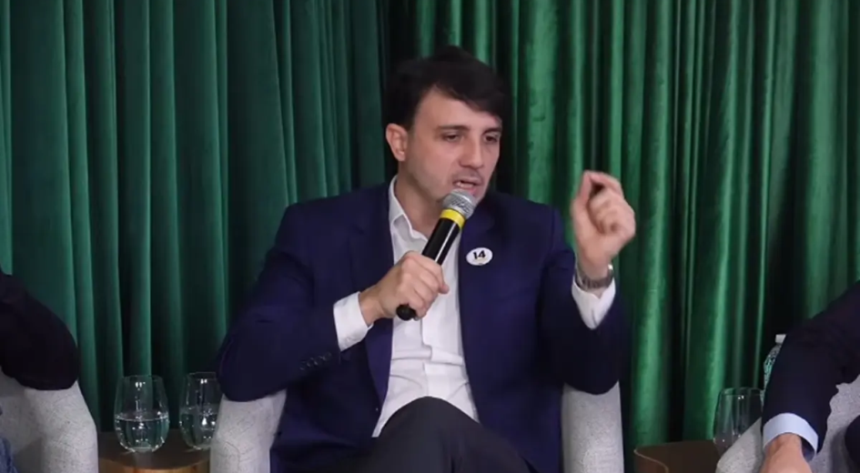 Renan culpa Flávio por cancelamento de debate da Globo: 'Teve medo'