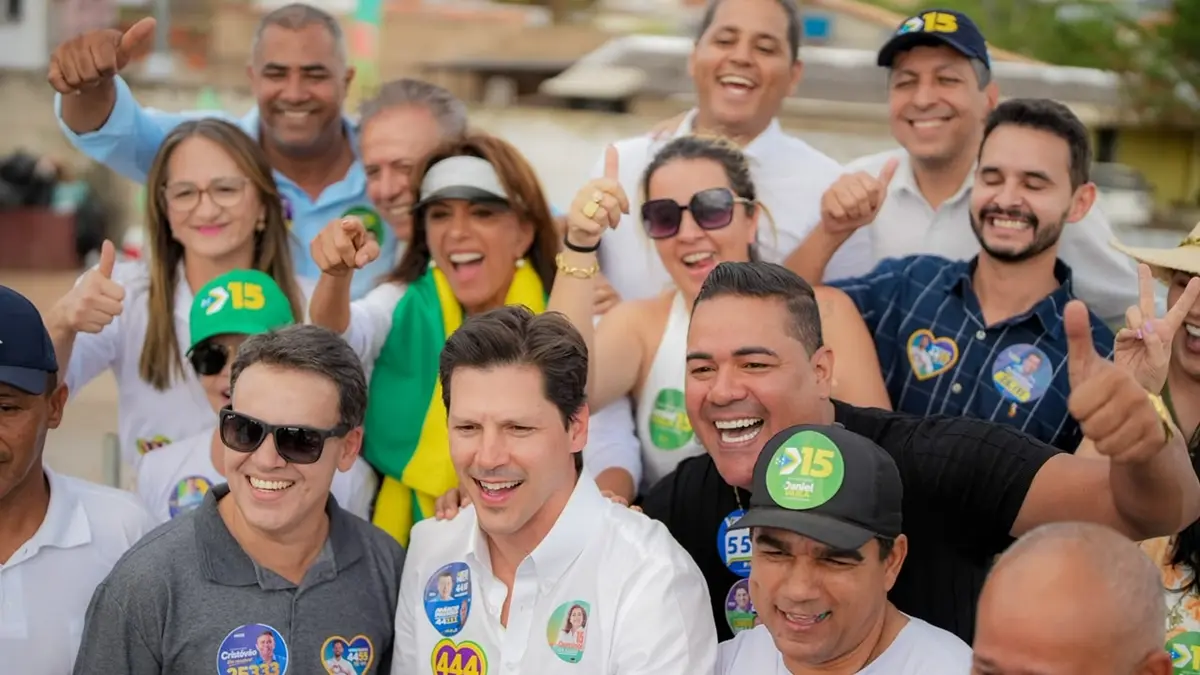 Doze prefeitos acompanham Daniel Vilela em campanha no Nordeste Goiano