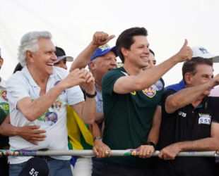Mil veículos participam de carreada de Daniel e Caiado em Senador Canedo