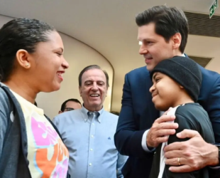 Daniel garante continuidade do Cora como referência no tratamento do câncer infantil