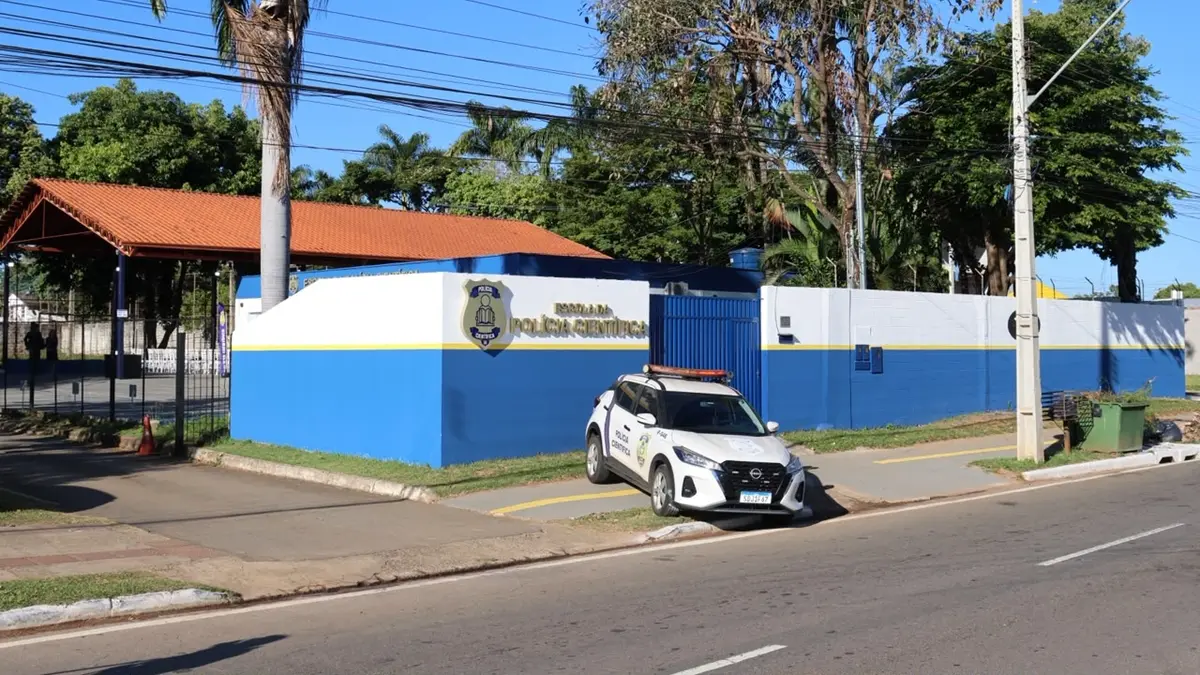 Daniel Vilela assina nomeação de 41 novos policiais técnico-científicos