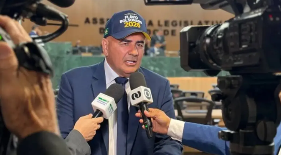Paulo Cezar Martins articula presidência da Alego