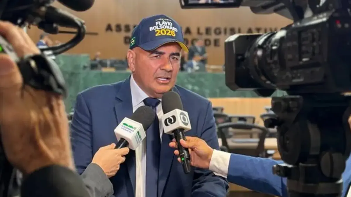 Paulo Cezar Martins articula presidência da Alego