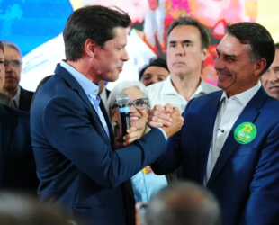 Em ato com Flávio Bolsonaro, Daniel Vilela cita Temer e destaca MDB como força de resultado