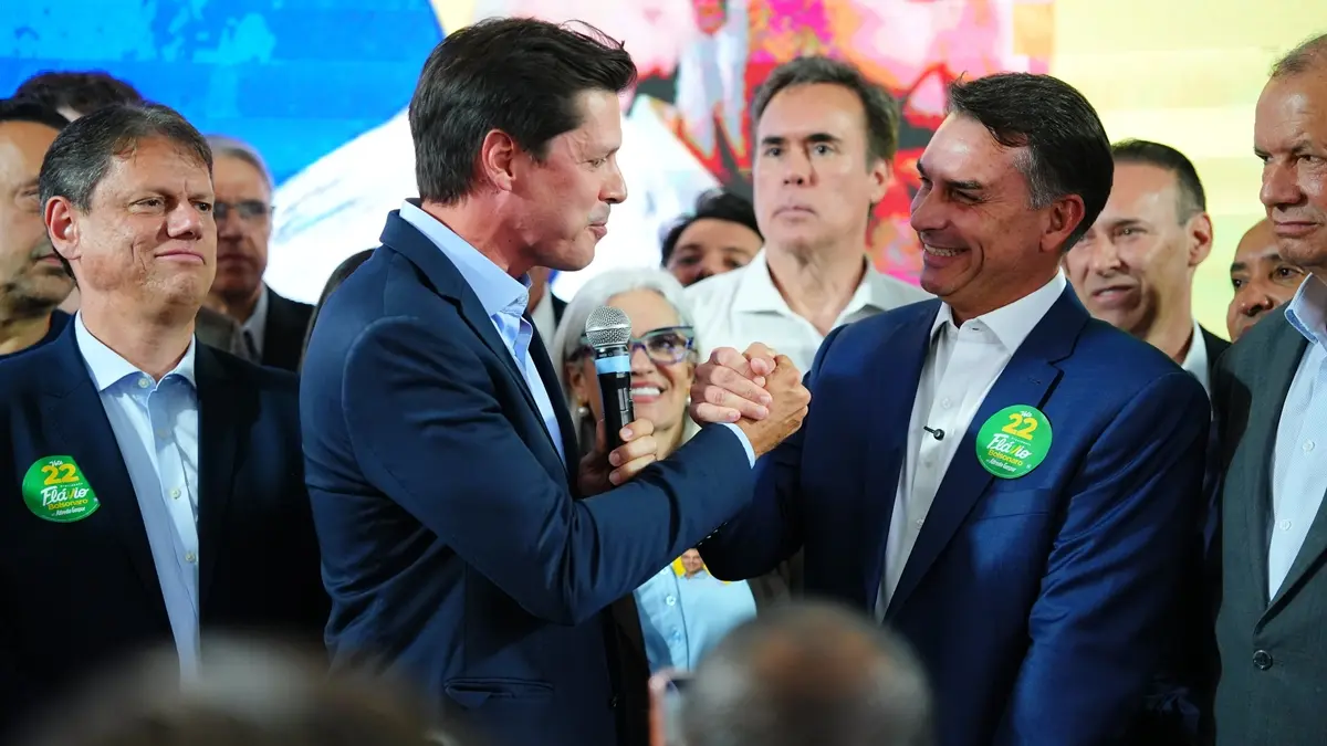 Em ato com Flávio Bolsonaro, Daniel Vilela cita Temer e destaca MDB como força de resultado